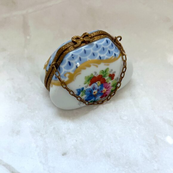 Vintage Limoges Porcelain Purse Box: Hand-Painted Floral, Chain & Bow Clasp - Picture 1 of 4